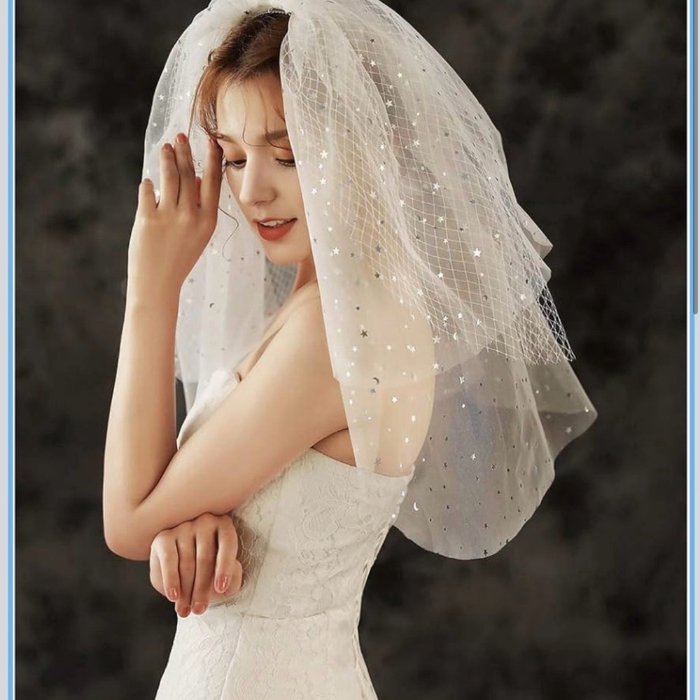 Elegant White Bridal Veil with Star Accents